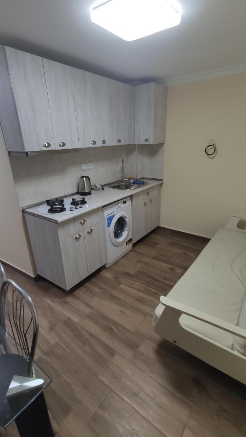 Home Apartments บาทูมิ ภายนอก รูปภาพ
